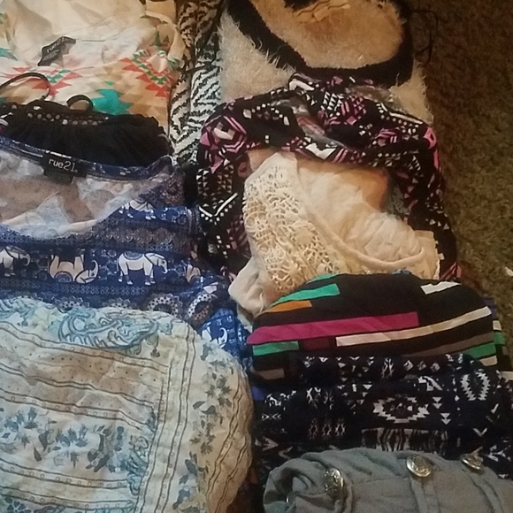 Tops - Picture 8 of 8